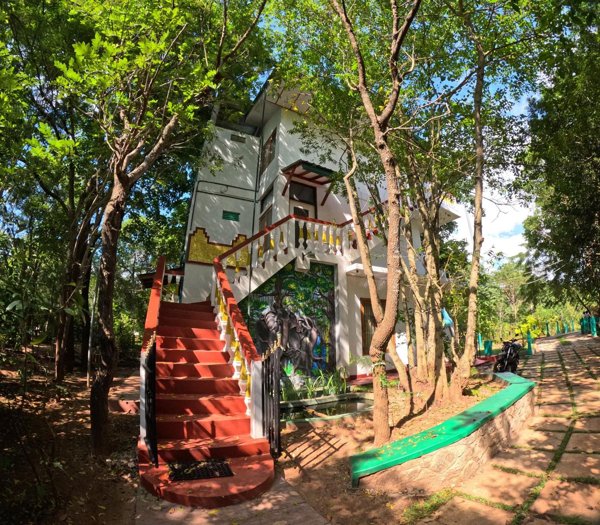 Spice Village Hotel & Restaurant ฮาบารานา ภายนอก รูปภาพ
