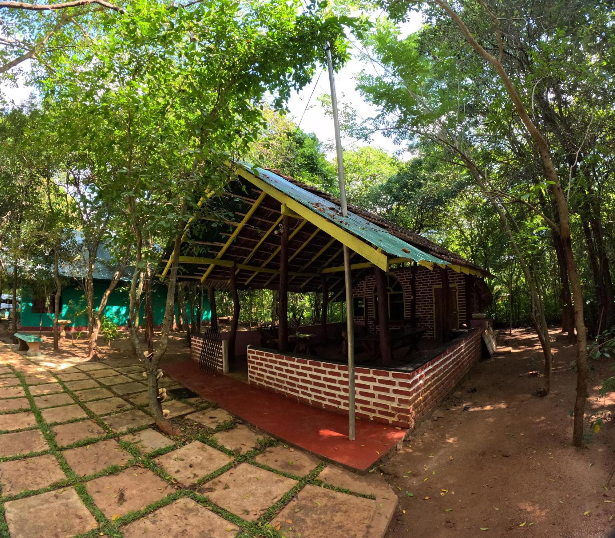 Spice Village Hotel & Restaurant ฮาบารานา ภายนอก รูปภาพ