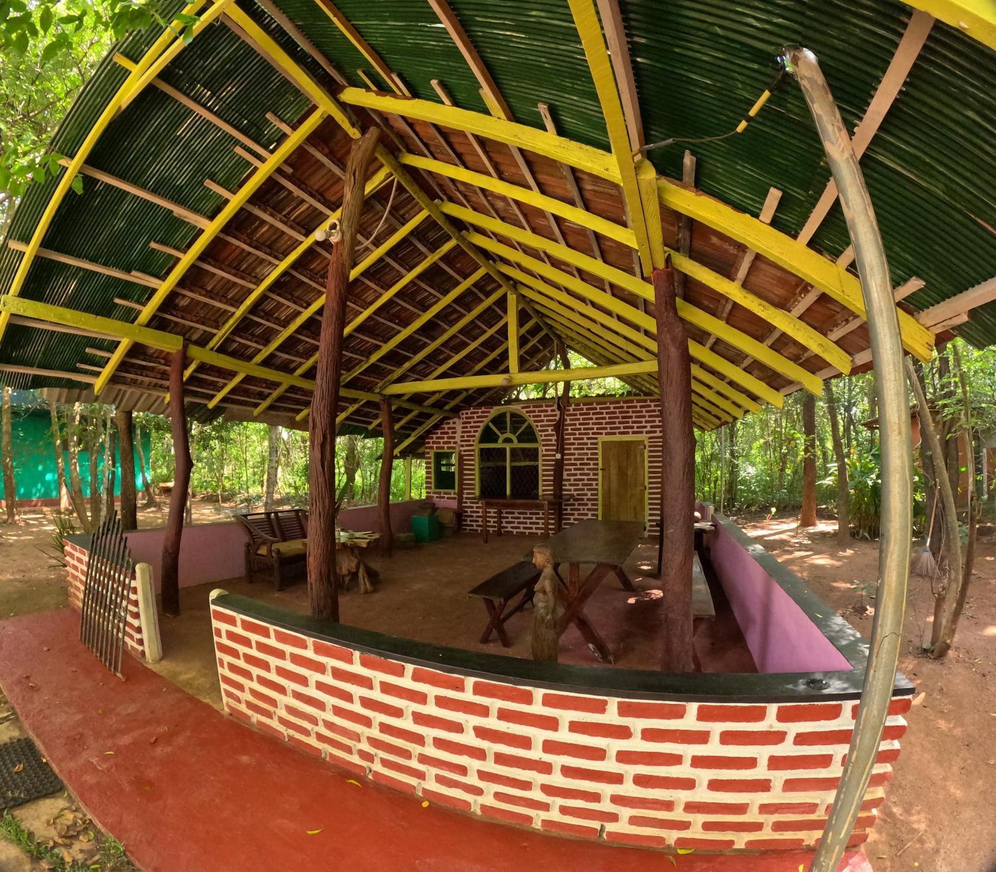 Spice Village Hotel & Restaurant ฮาบารานา ภายนอก รูปภาพ