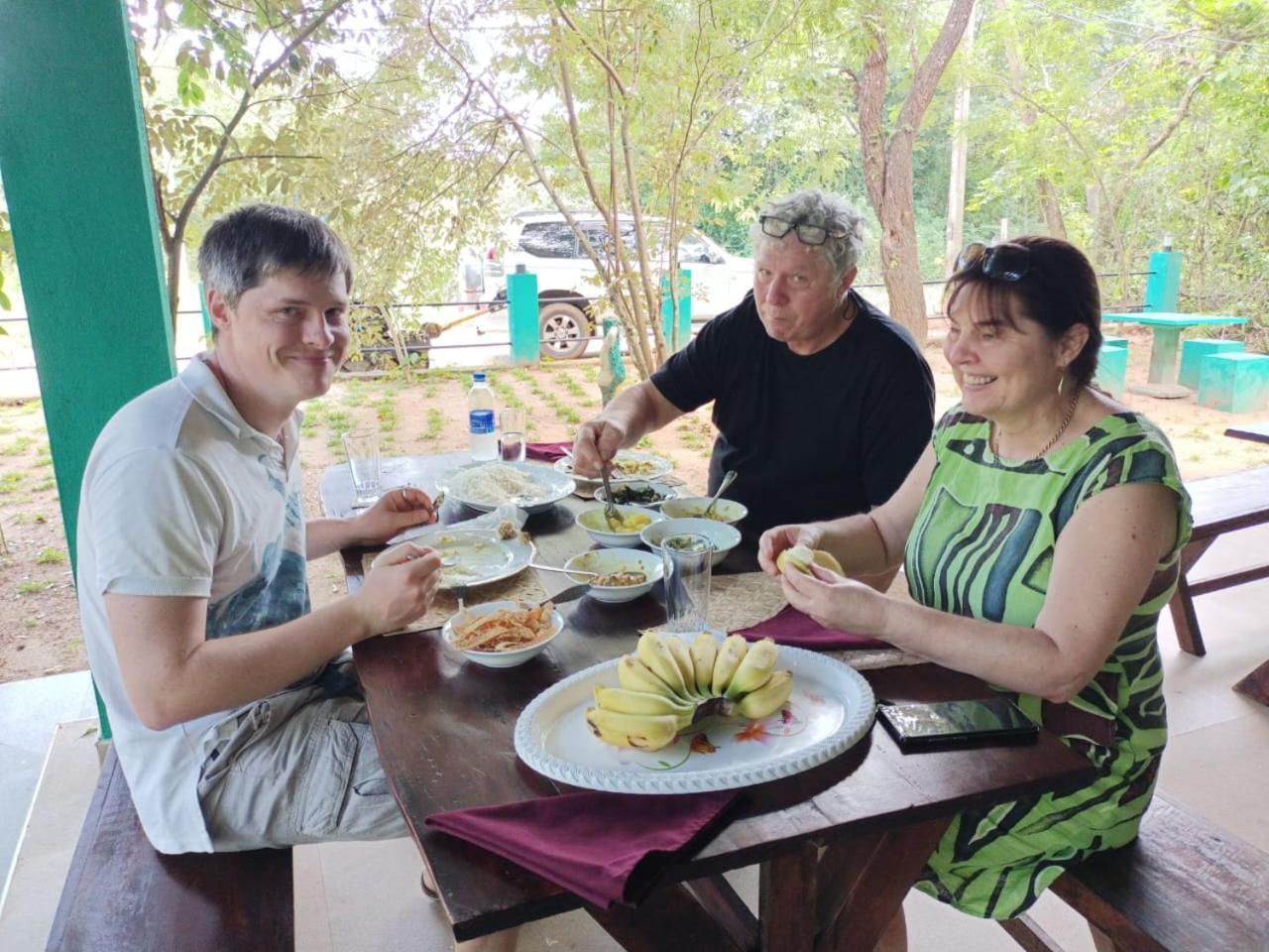 Spice Village Hotel & Restaurant ฮาบารานา ภายนอก รูปภาพ